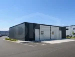 Autószerelő műhely 12m x 7m Antracitszürke + Tiszta fehér