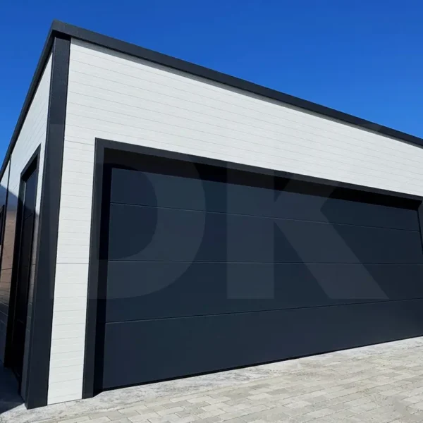 Szigetelt garázs hátra lejtő tetővel, szendvicspanelből 6m x 5.8m